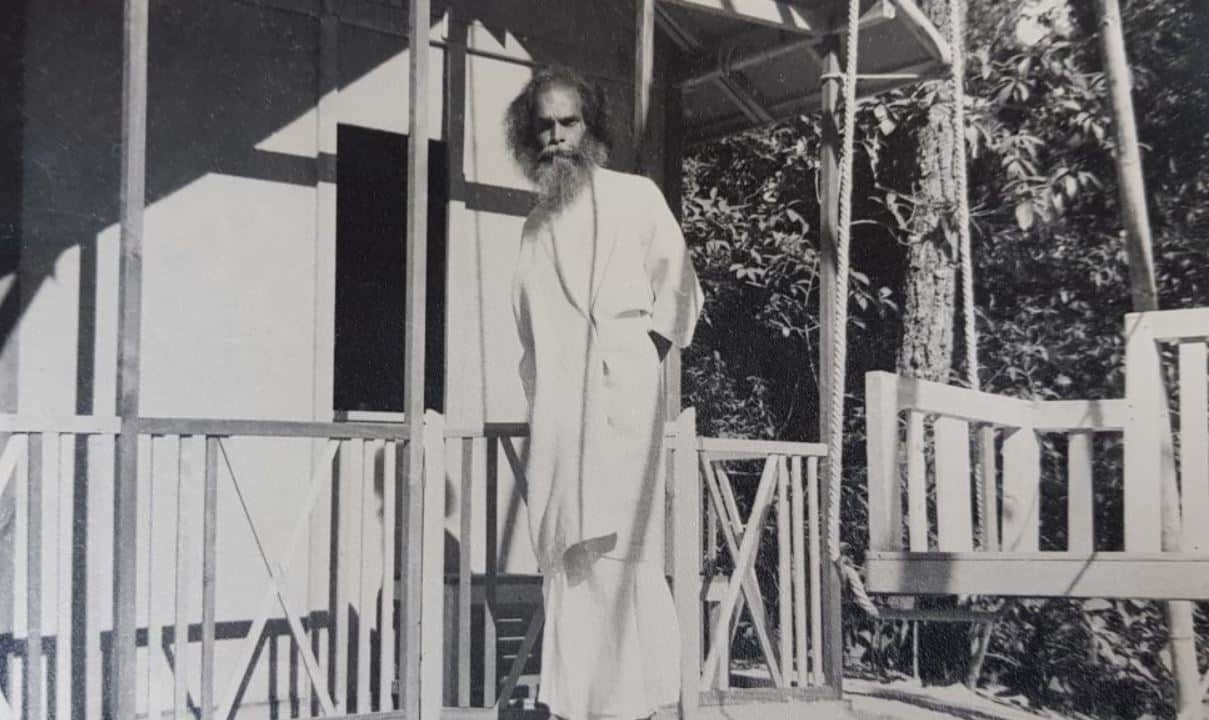 Shivapuri Baba seated at his hermitage at Dhrubasthali, behind the Pashupatinath temple, Kathmandu